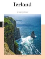 reisgids Wild Atlantic Way (Ierland) 9789493201217 Lucy Deutekom Edicola PassePartout  Reisgidsen Munster, Cork & Kerry