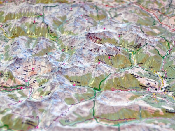 Écrins - Queyras  77 x 108 cm. (60146) 9782758534532  IGN Cartes Relief/1:100  Wandkaarten Écrins, Queyras, Hautes Alpes
