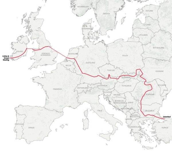 Ik = cartograaf | Jeroen Theunissen 9789403163611 Jeroen Theunissen Bezige Bij   Wandelreisverhalen Europa