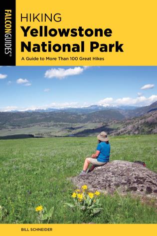 Hiking Yellowstone National Park | wandelgids 9781493038718  Falcon Guides   Wandelgidsen 